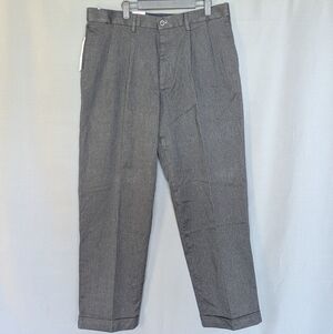 Dockers Comfort Khaki Relaxed Fit Pleated Stretch Pants – 36x32 – Charcoal